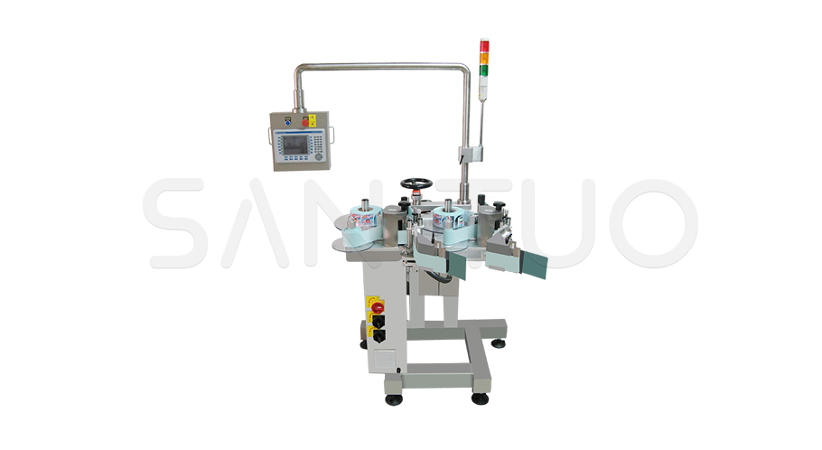 Double-side labeling machine